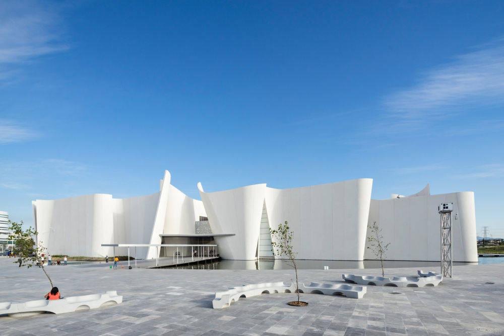 伊东丰雄墨西哥博物馆：那些弯曲，扭曲，倾斜的墙是如何被建筑师实现的
