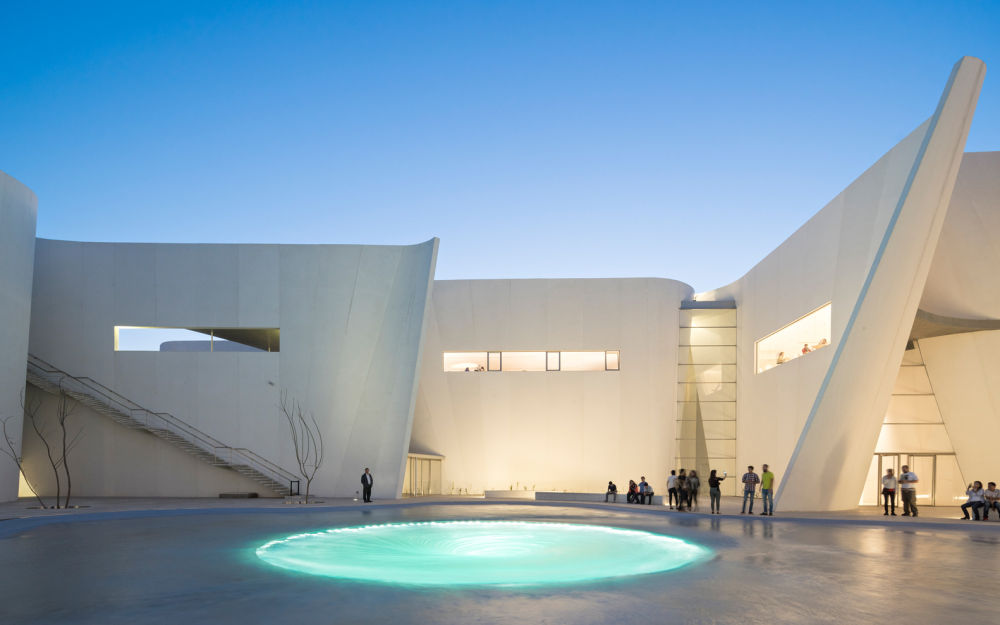 伊东丰雄墨西哥博物馆：那些弯曲，扭曲，倾斜的墙是如何被建筑师实现的