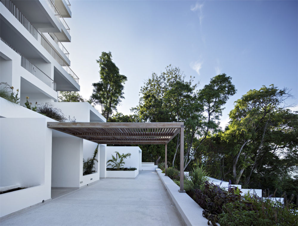 Urko_Sanchez_Architects_-_Tudor_Apartments_06 (1).jpg